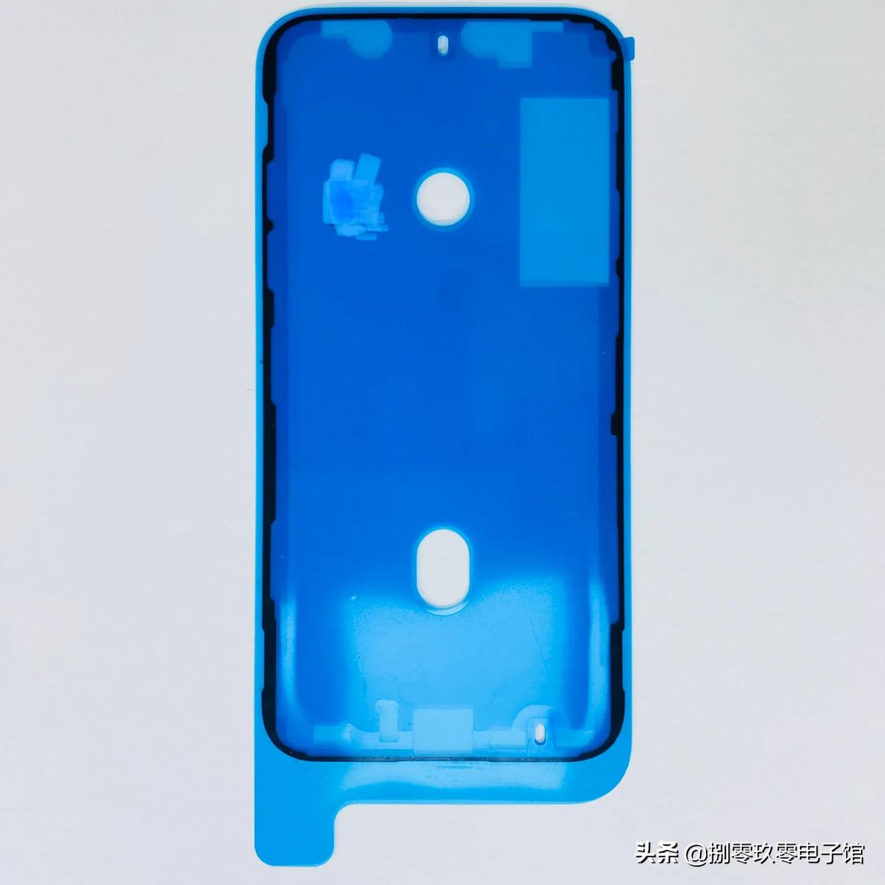 这就是维修中大家非常在意的iphone中框防水胶啦 虽然维修完会重新粘胶 但大家在使用中也要注意 防水不防雾呀 灵光一闪 灵光一闪 懂车帝