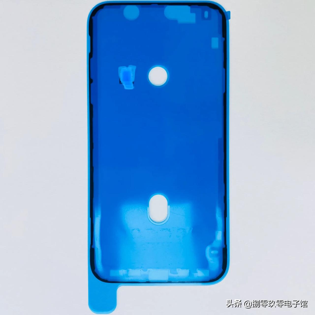 这就是维修中大家非常在意的iphone中框防水胶啦 虽然维修完会重新粘胶 但大家在使用中也要注意 防水不防雾呀 灵光一闪 灵光一闪 懂车帝