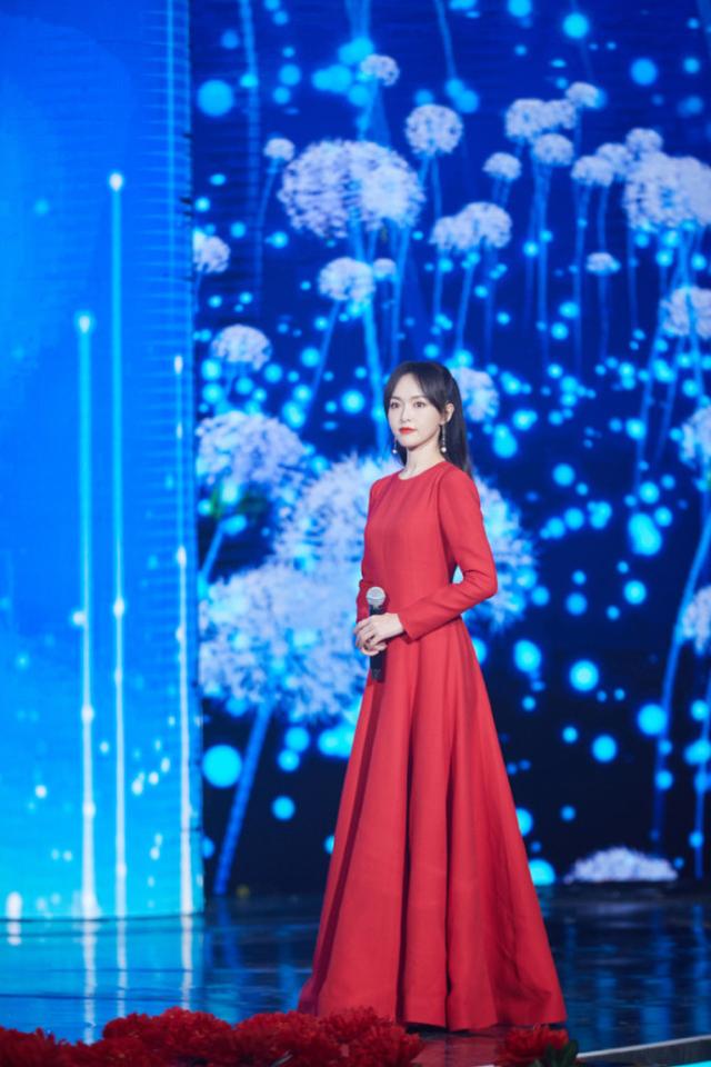 唐嫣国庆晚会高清照曝光
,穿束腰红裙勾勒曼妙身姿
,展甜笑超治愈-第5张 唐嫣国庆晚会高清照曝光
,穿束腰红裙勾勒曼妙身姿,展甜笑超治愈-第5张