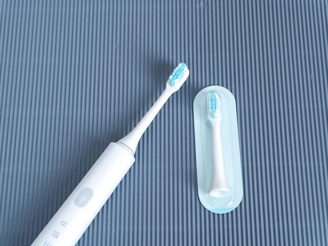 南卡Shiny声波电动牙刷黑科技，百元洁牙护齿好帮手