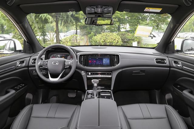 国产高性价好车，传祺GS8实力征服每一位车主