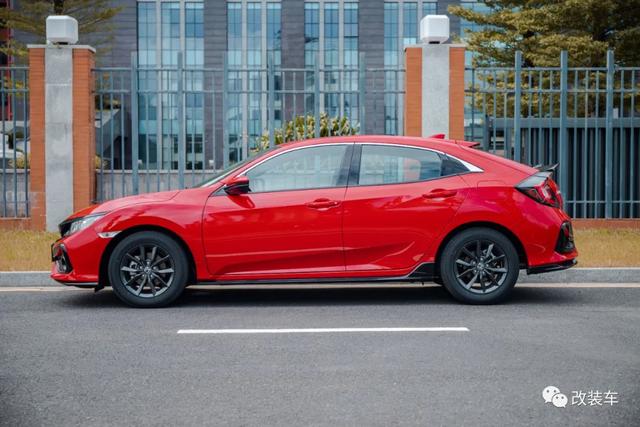 R的两厢思域，连小姐姐都抵挡不住它的魅力（最新发布）