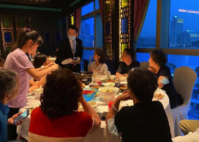 中秋庆团圆 俏江南邀请白衣天使回家吃饭啦！