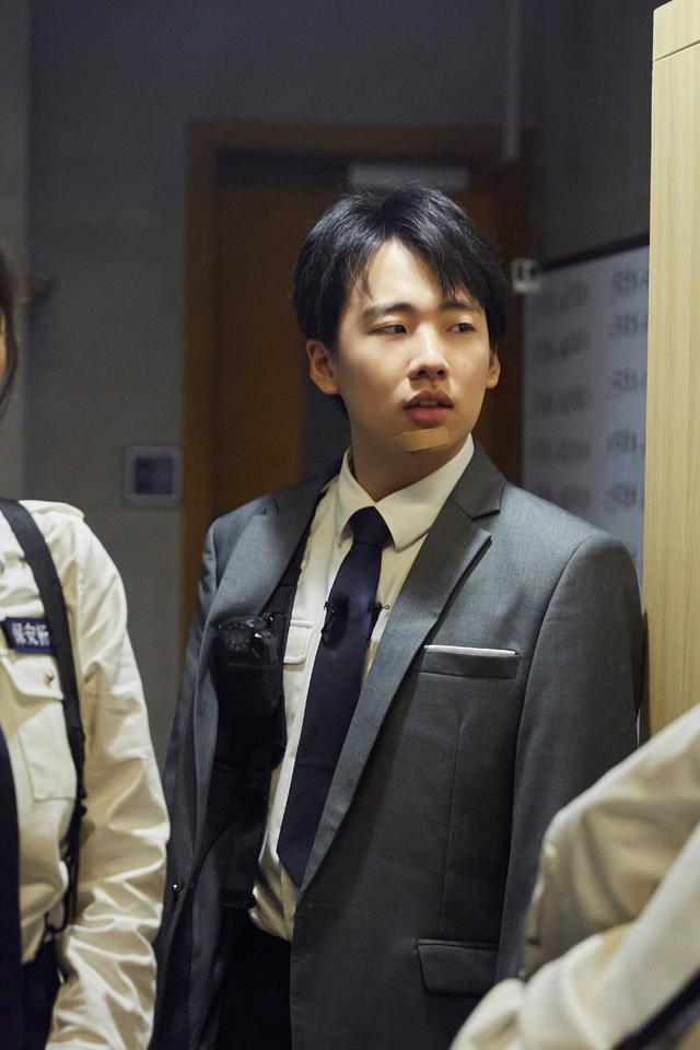 德云社要倒闭了？大小姐郭麒麟连上14档综艺，流量都比不过他