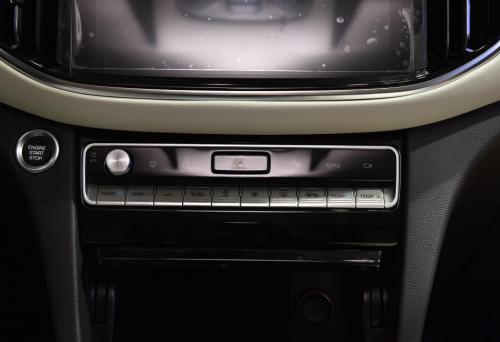 2020款传祺GS8外观延续经典，内饰配置大革新