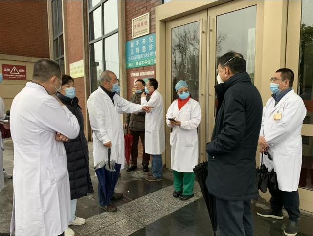 华山医院北院：庆祝医师节！抗疫图谱致敬每一位医务工作者