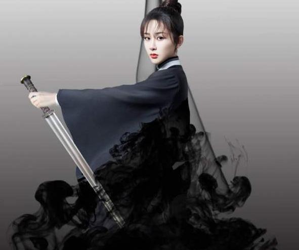 Yang Zi was caught in a plastic surgery storm and her face collapsed