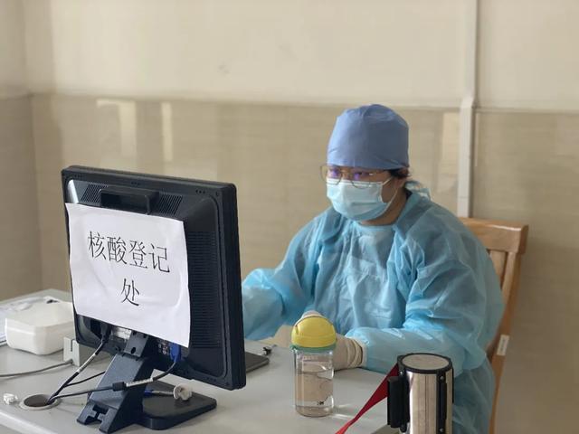 华山医院北院：庆祝医师节！抗疫图谱致敬每一位医务工作者