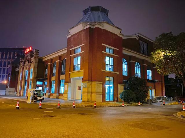 华山医院北院：庆祝医师节！抗疫图谱致敬每一位医务工作者