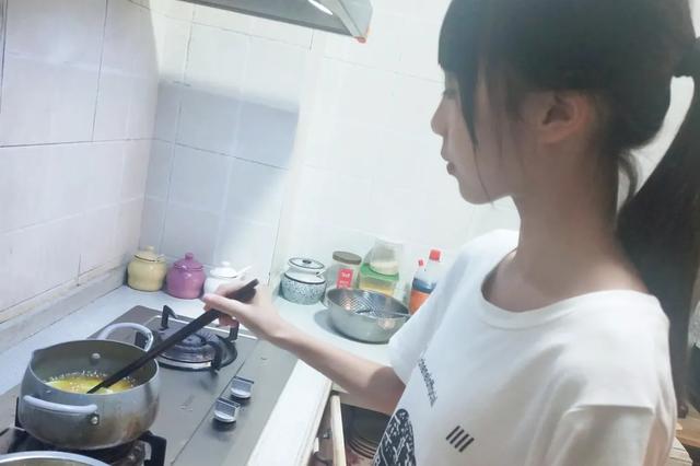 公兴小学云厨房：童心童乐做美食，我是劳动小能手