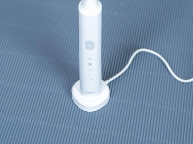 南卡Shiny声波电动牙刷黑科技，百元洁牙护齿好帮手