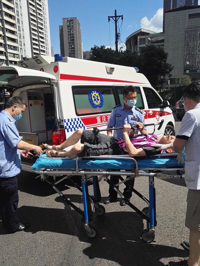 救助|七旬老人走失，民警及时救助