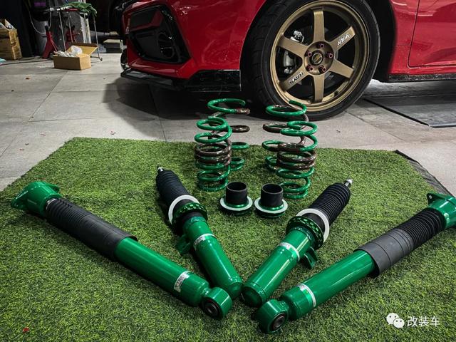 R的两厢思域，连小姐姐都抵挡不住它的魅力（最新发布）