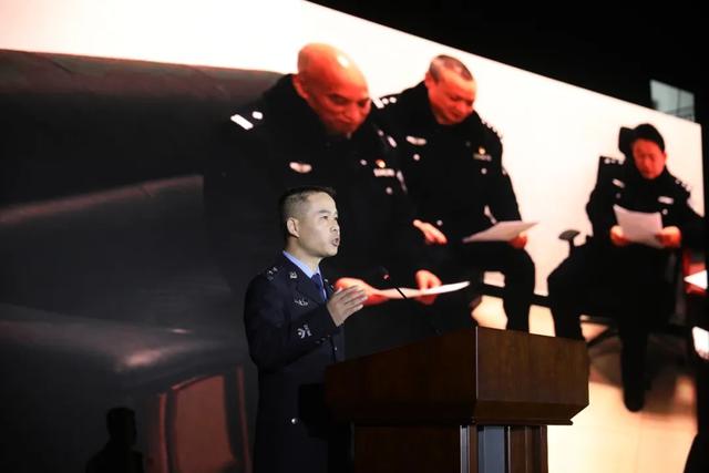 重庆|重庆市抗击新冠肺炎疫情先进事迹巡回报告会市公安局专场在重庆警察学院举行