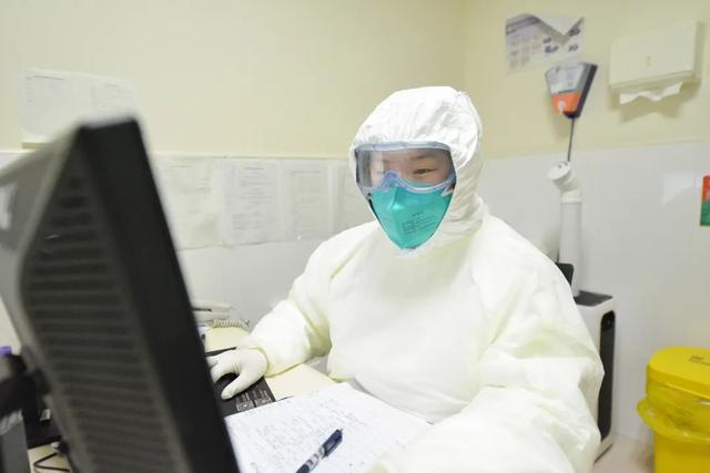 华山医院北院：庆祝医师节！抗疫图谱致敬每一位医务工作者