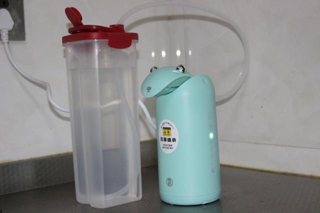 旅行出差饮水不用慌，米因即热饮水机来报到，网友：这小熊好能干