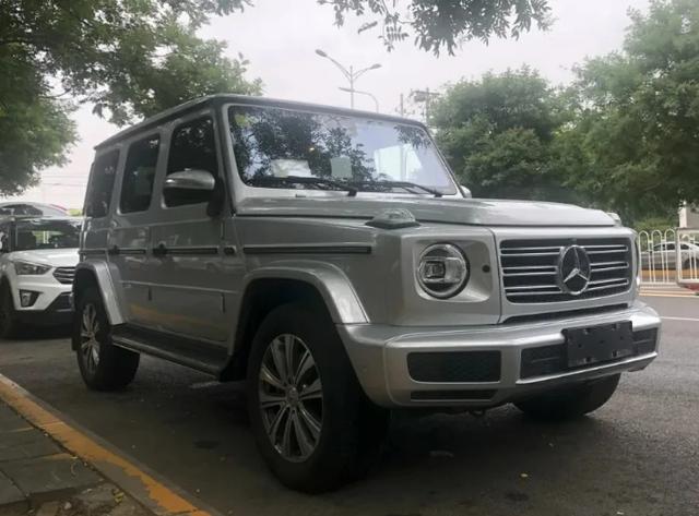奔驰G350新消息：2.0T百公里油耗10.7L，最快9月交付，加价55万