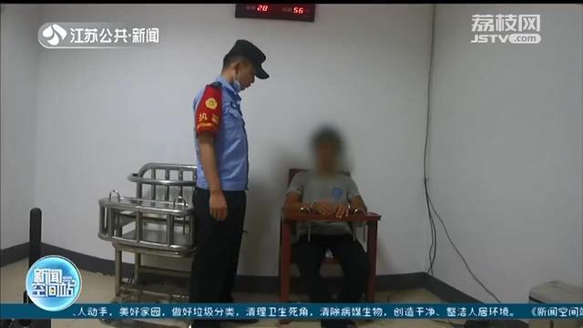 盗窃■砸玻璃、撬门…入室盗窃简单粗暴，两次光临同一家店