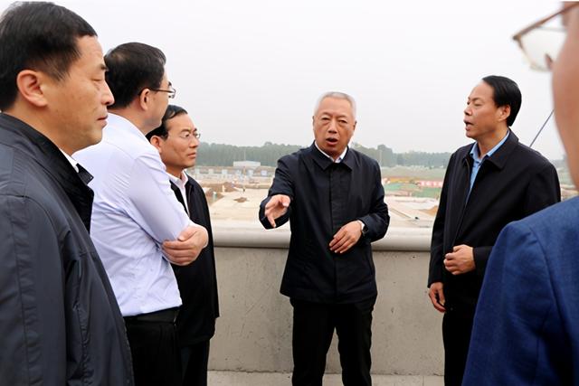 中交一公局海威公司：为“东方圣城”的繁华而战(图2)