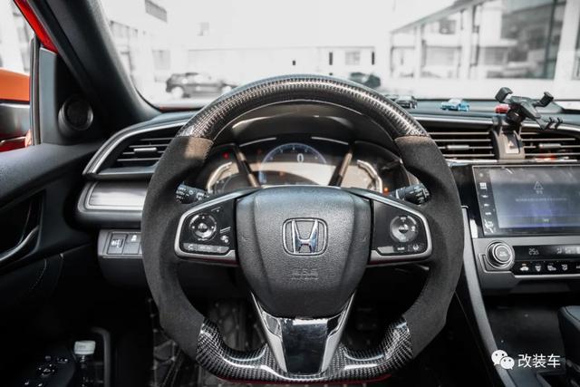 R的两厢思域，连小姐姐都抵挡不住它的魅力（最新发布）