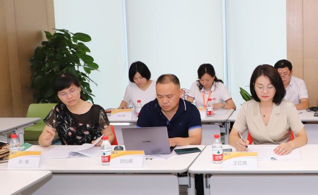 繼往開來 鹽津鋪子董事會、監(jiān)事會完成換屆選舉 繼往開來 鹽津鋪子董事會、監(jiān)事會完成換屆選舉