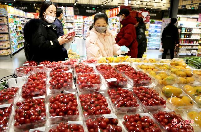 连云港：商家推出包装蔬菜水果受欢迎(图2)