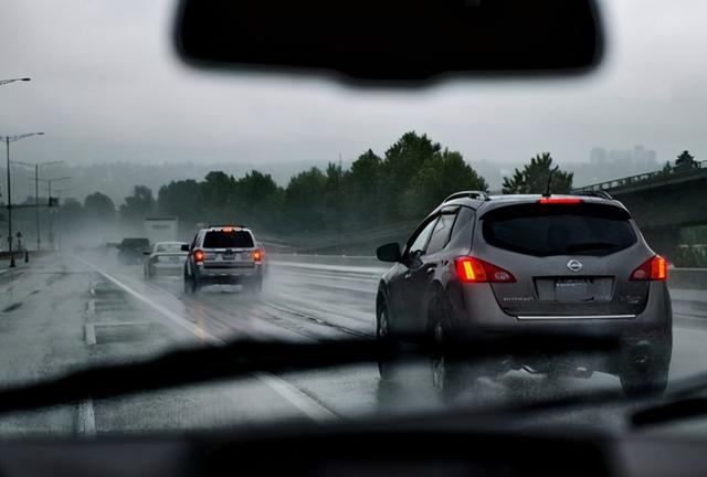 重庆|国庆中秋期间多阴雨，请收好这份安全行车攻略！