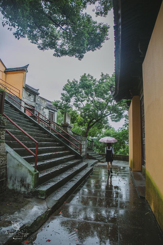 【临海】浙江一座仅百余米的山，有鉴真大师曾待过的寺庙，还有4座古塔