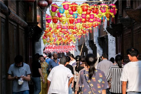 中秋国庆双节，千年古县城文化生活丰富多彩