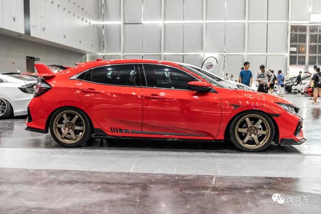 R的两厢思域，连小姐姐都抵挡不住它的魅力（最新发布）