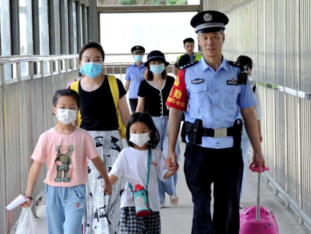 赖恒安同志|旬阳北站派出所欢送退休老民警