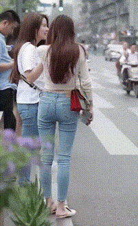 老外性感美女怎么玩男人16p 女同学让我帮她换衣服 美女动图 第2张