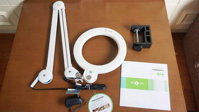 做个“养眼”的职场达人，小两千的护眼灯，爱德华非凡之光润眼灯