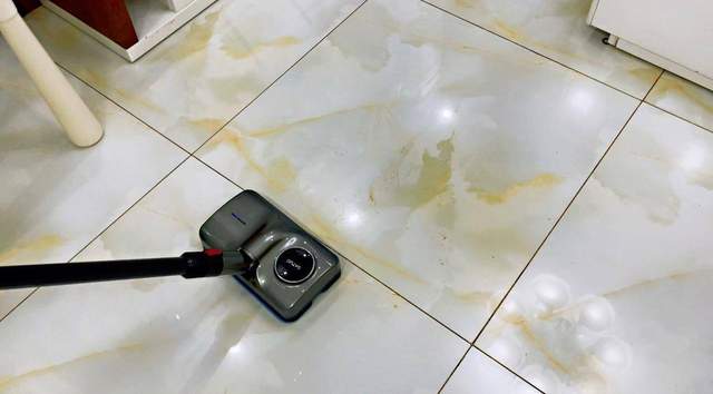 家庭清洁吸拖一机轻松搞定：洒拖F6吸拖一体机实测体验