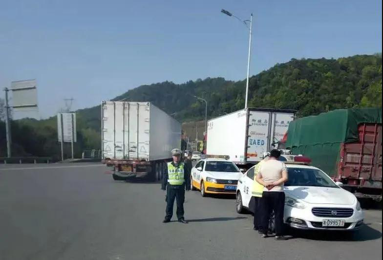 湘潭市交通运输综合行政执法支队深入开展“治超”专项整治行动