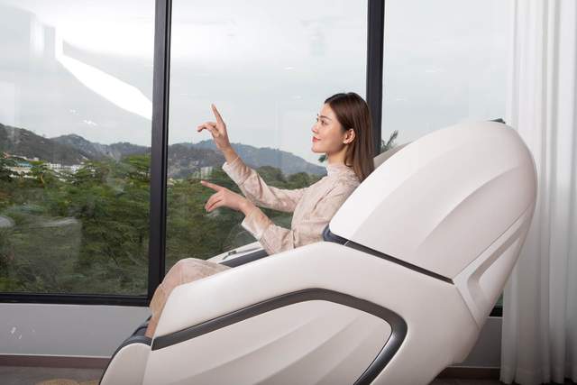 年轻人腰椎颈椎问题 joypal AI云享至尊按摩椅有高招？