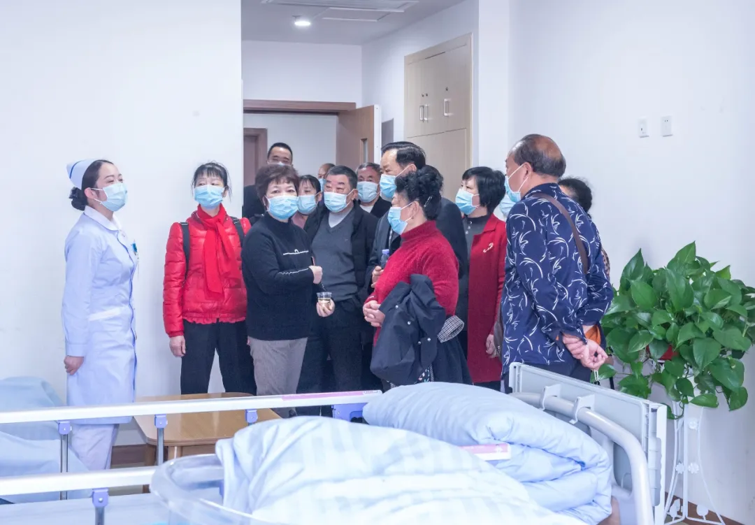 湘潭县卫健局退休老干部参观考察湘潭县妇幼保健院新院