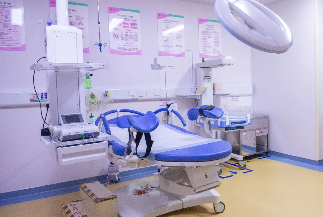 湘潭县卫健局退休老干部参观考察湘潭县妇幼保健院新院