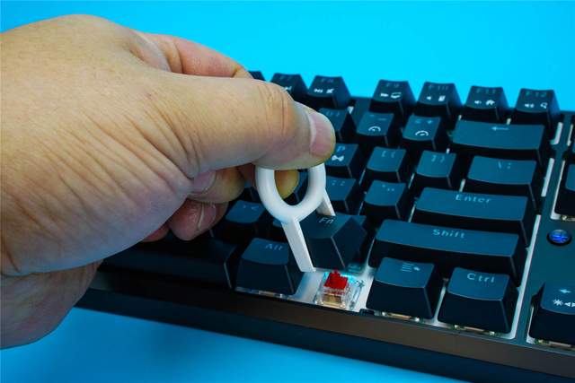 价格便宜，出门级首选。黑爵K870T蓝牙双模红轴机械键盘