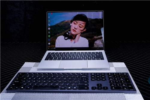 语音输入的键盘玩过没？键盘侠带你体验咪鼠智能语音键盘KB1