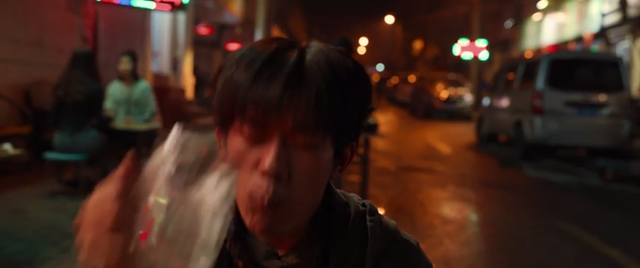 《送你一朵小红花》的七个细节和一处BUG，票房过8亿不是运气