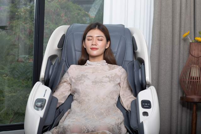 年轻人腰椎颈椎问题 joypal AI云享至尊按摩椅有高招？