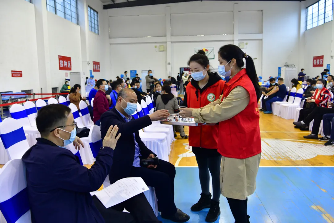 湘潭市首个新冠疫苗方舱接种点今日正式运行