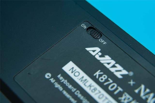 价格便宜，出门级首选。黑爵K870T蓝牙双模红轴机械键盘