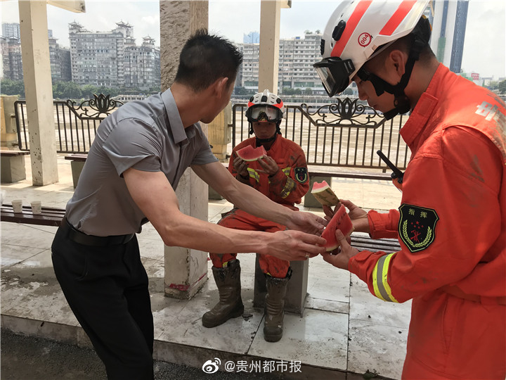 西瓜、牛奶、绿豆汤……援川贵州消防员感受