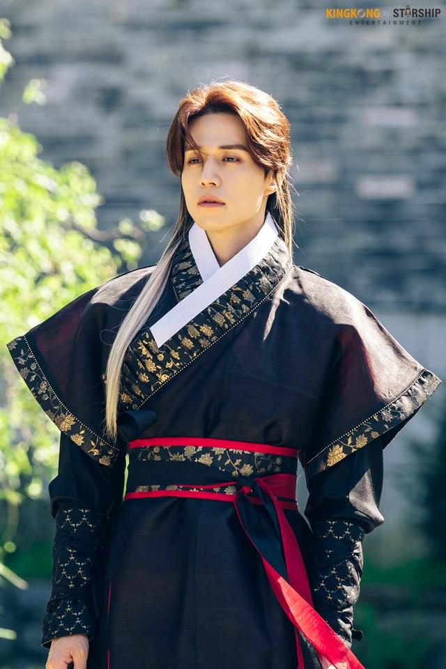 《九尾狐传》李栋旭花絮照大放出,这只狐妖可帅可萌