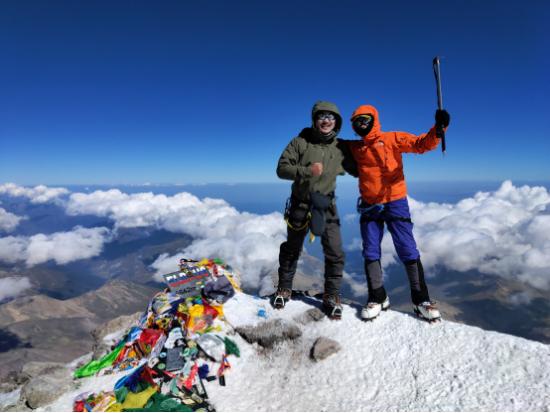 讯飞翻译|讯飞翻译机助力登顶欧洲最高峰——厄尔布鲁斯峰山