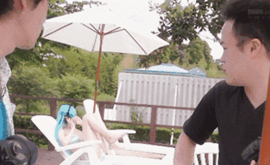 羞羞的美女GIF图片：短发清爽会跳舞的女孩 - 第2页 热门段子 热图1