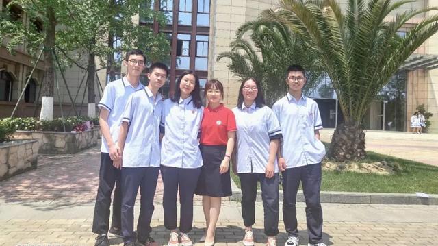 棠湖中学校友风采：青春有径，怀梦逐远