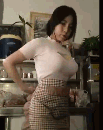 美女GIF内涵图：真是很可爱又很漂亮又很大图3